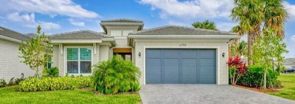 view of front facade with a garage