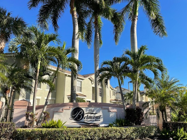 view of community / neighborhood sign