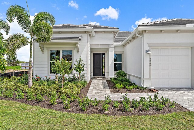 view of front facade with a garage