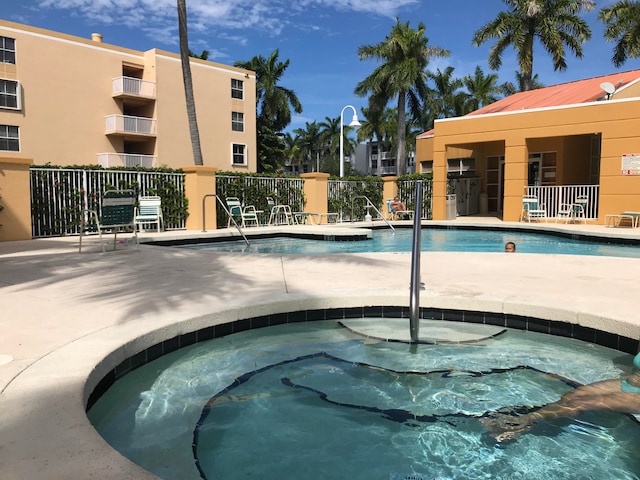 view of swimming pool