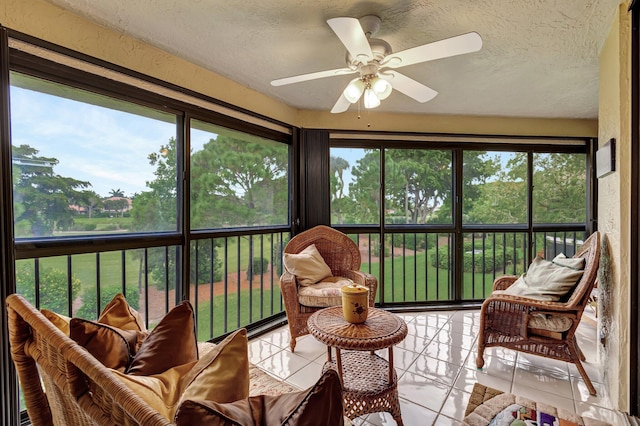 sunroom / solarium with ceiling fan