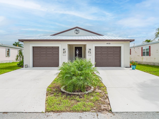 view of front facade with a garage