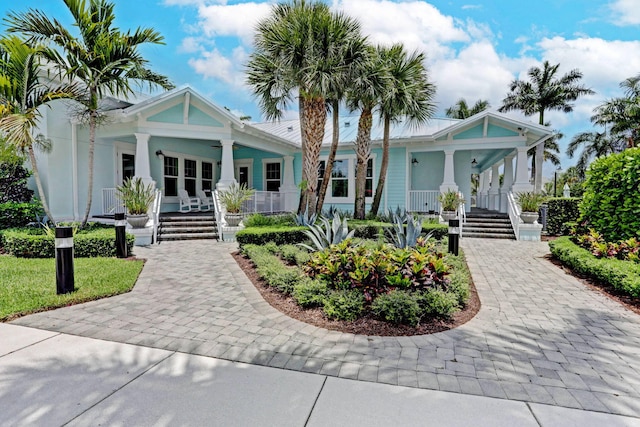 view of front of home featuring a porch