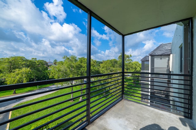 unfurnished sunroom with a healthy amount of sunlight