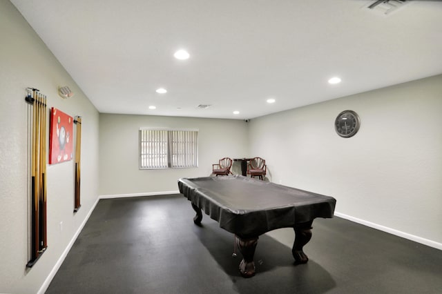 playroom featuring pool table