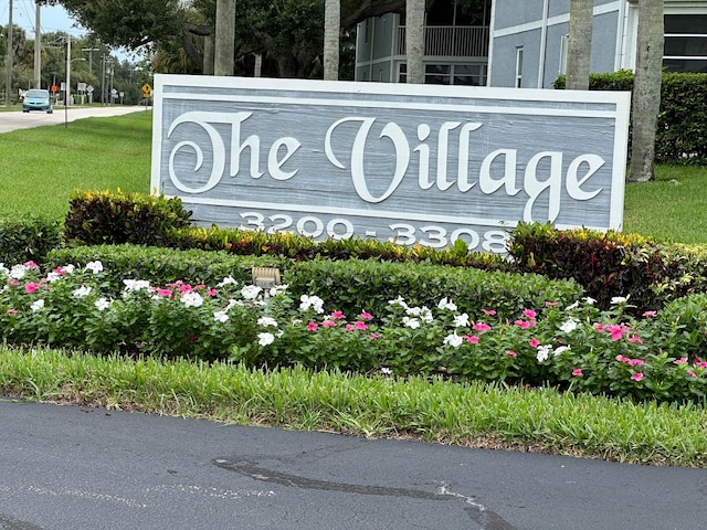 view of community / neighborhood sign