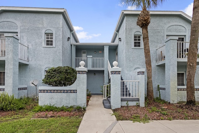 view of front of property with stucco siding