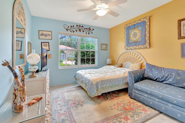 bedroom with ceiling fan