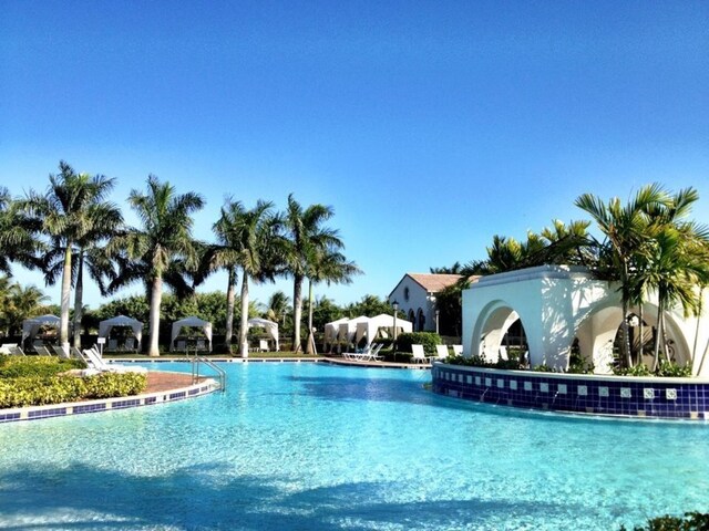 view of swimming pool