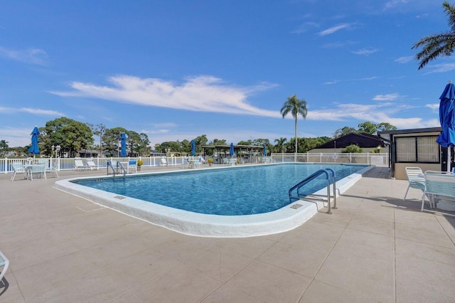 442 Pine Glen Ln Unit B2, Greenacres, FL 33463 - pool featuring a patio area and fence