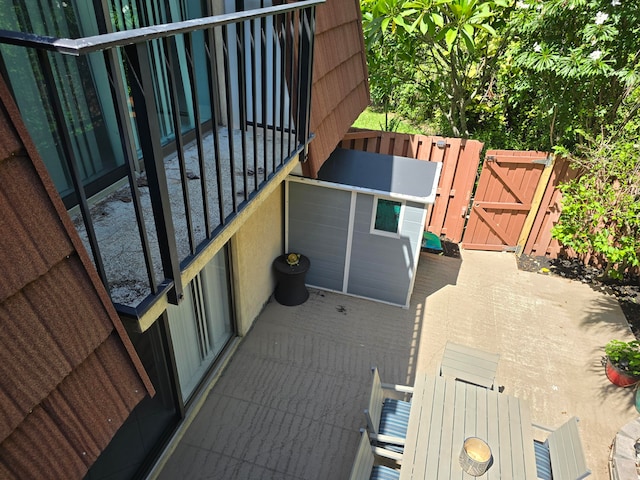 balcony featuring a patio