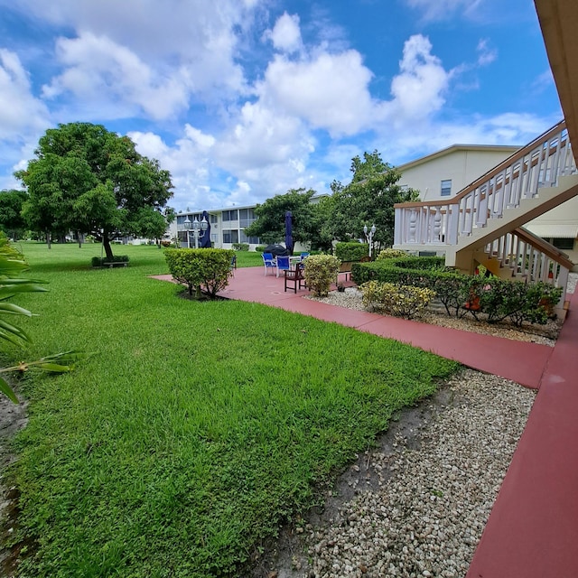 view of yard with a patio