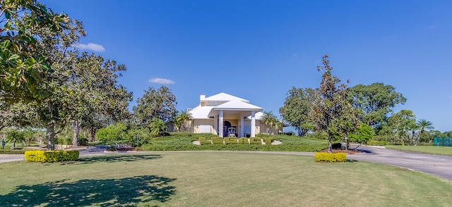 view of front of house with a front yard