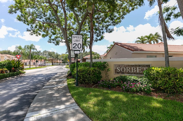 view of community / neighborhood sign