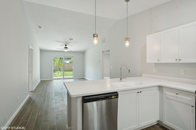 kitchen featuring sink, kitchen peninsula, and dishwasher