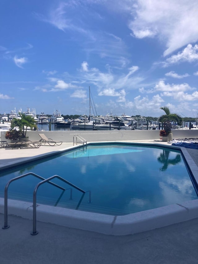 view of swimming pool