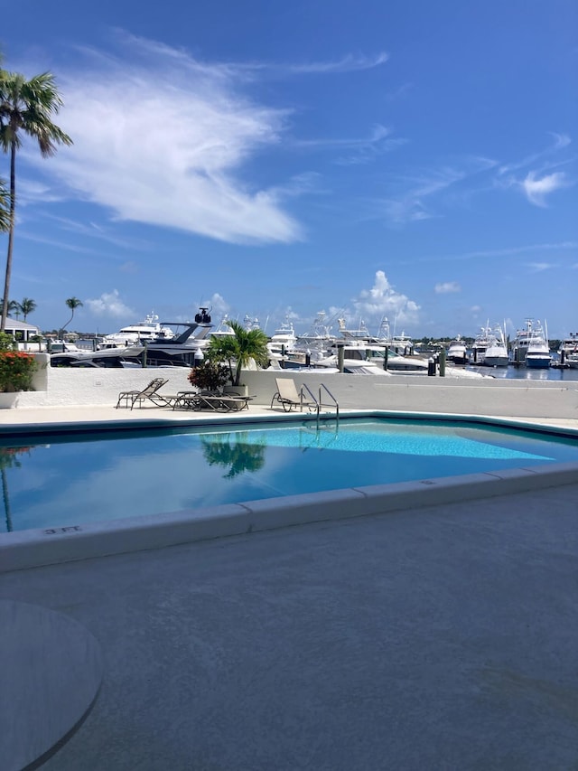 view of swimming pool