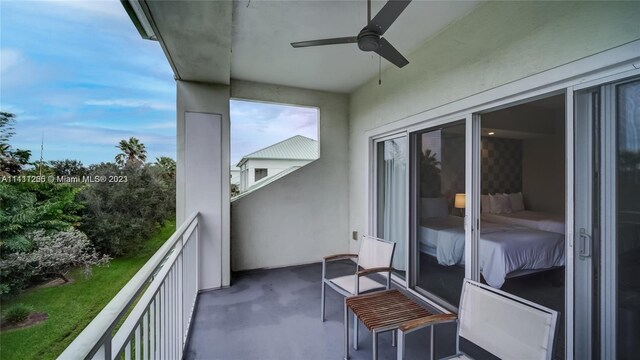 balcony with ceiling fan