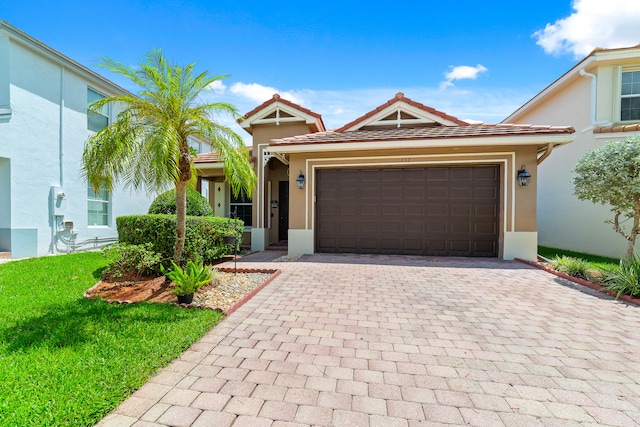 view of front facade with a garage