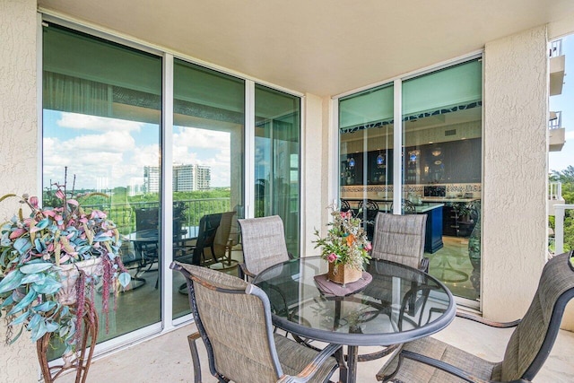 view of sunroom / solarium