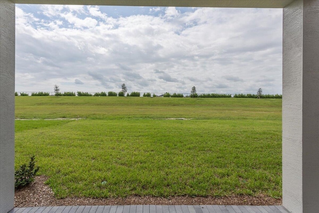 view of yard featuring a rural view