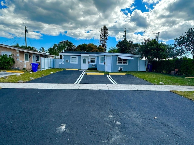 view of front of house with a front lawn