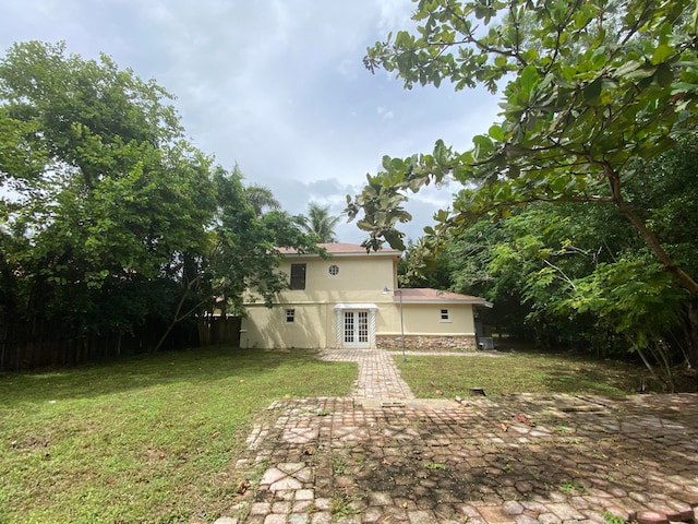 view of yard with a patio