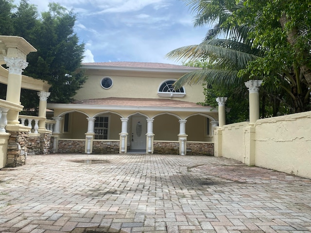 view of mediterranean / spanish-style home