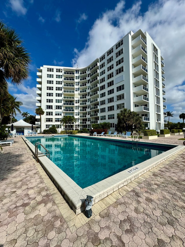 view of swimming pool