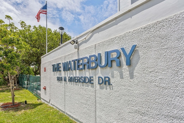 view of community / neighborhood sign