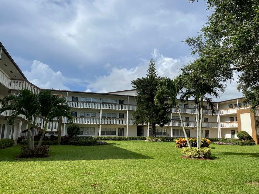 view of building exterior