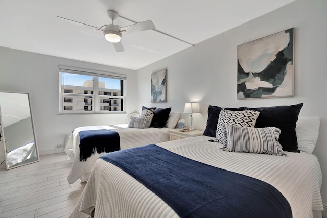 bedroom with ceiling fan