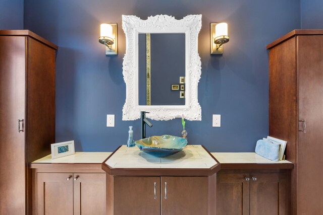 6787 Bayshore Dr, Lake Worth, FL 33462 - bathroom with vanity