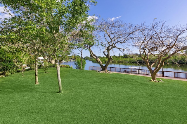 view of yard featuring a water view