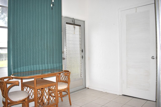 dining room with light tile patterned floors