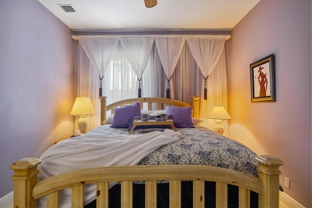 bedroom featuring ceiling fan