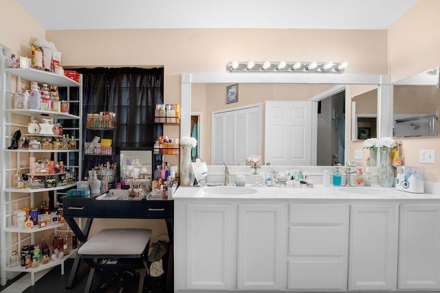 bathroom with vanity