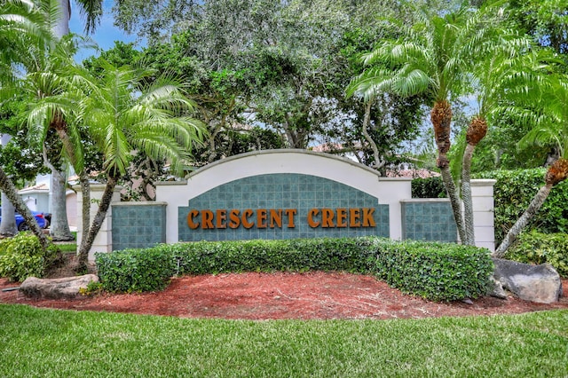 view of community / neighborhood sign