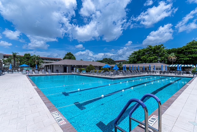 view of swimming pool