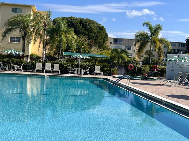 view of swimming pool