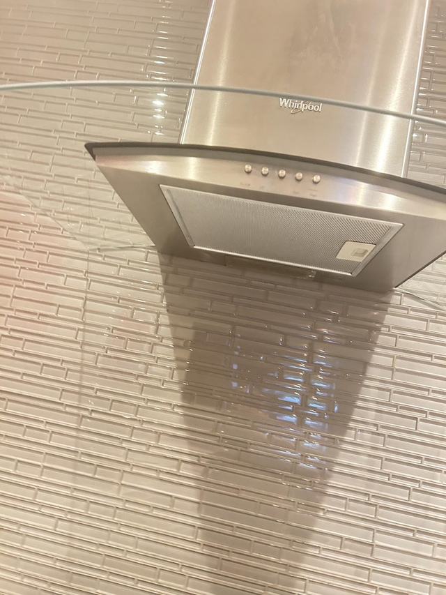 details with island range hood