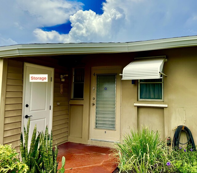 view of property entrance