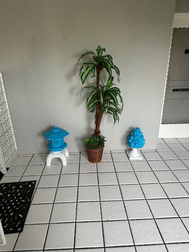 room details with tile patterned flooring