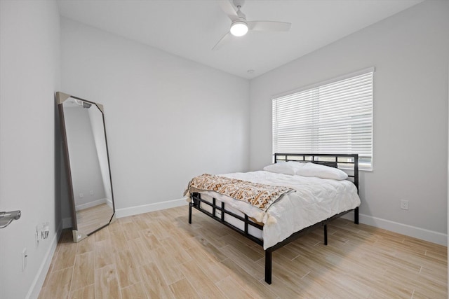 bedroom featuring ceiling fan