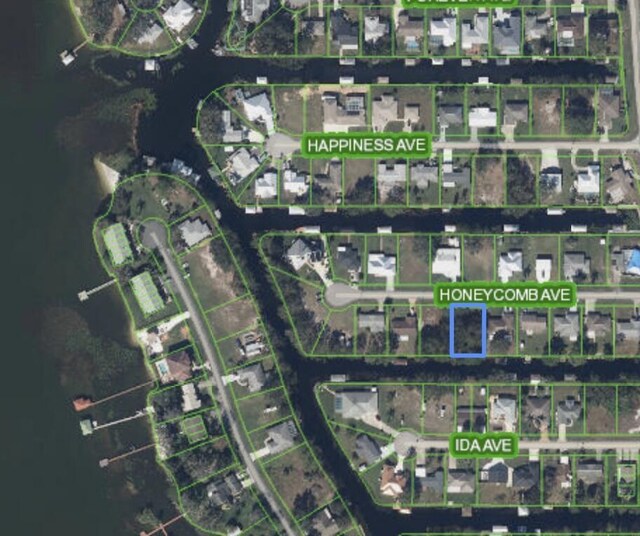 Listing photo 2 for 124 Honeycomb Ave, Lake Placid FL 33852