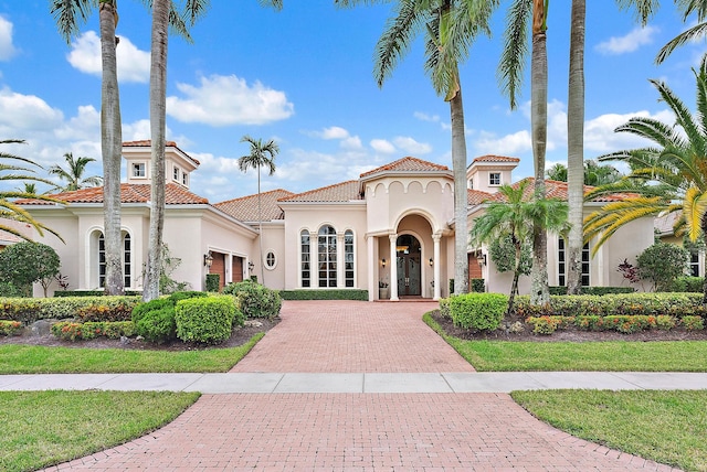 view of mediterranean / spanish-style home