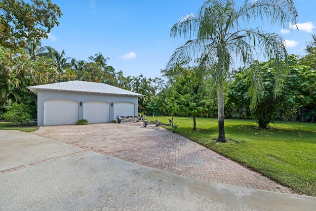 exterior space featuring a lawn