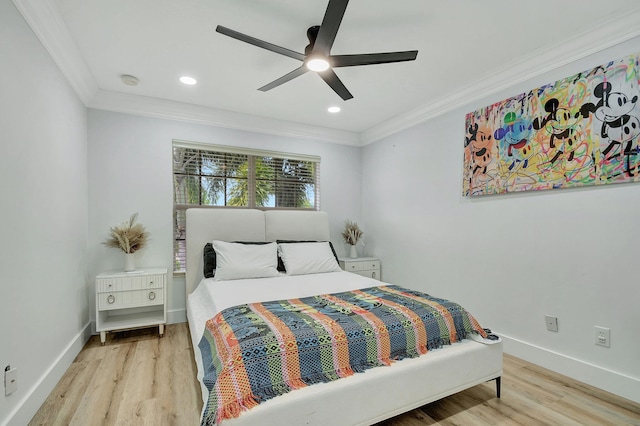 bedroom featuring light wood-type flooring, crown molding, and ceiling fan