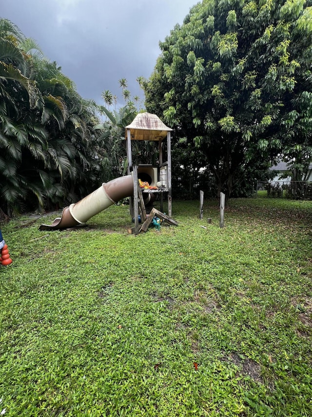 view of yard featuring a playground