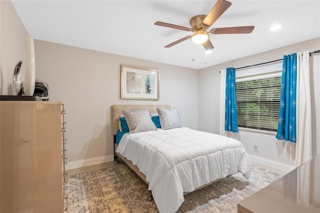 bedroom with ceiling fan